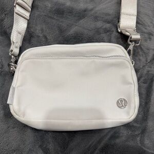 Lululemon - Everywhere Crossbody Bag 2L Metal Hardware